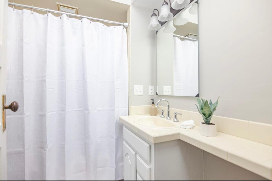 Spacious 2 Bedroom Home Near Ingersoll & Downtown Des Moines Zewnętrze zdjęcie